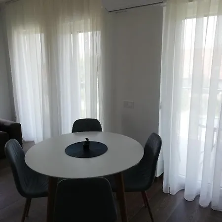 Johann Apartman * بالاتونسزارسكو
